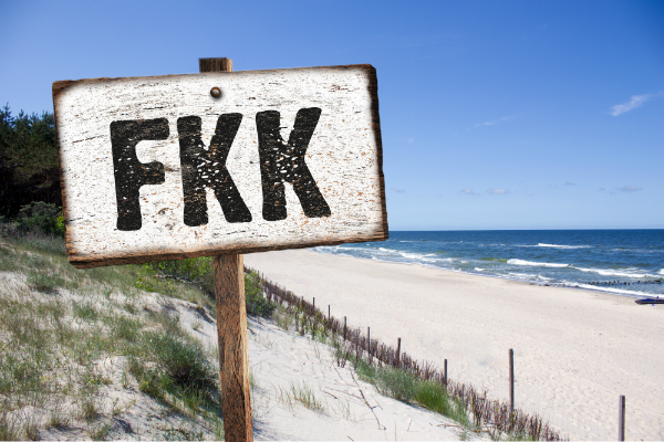 FKK Schild am Strand